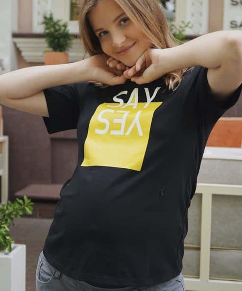 Черная футболка для будущих и кормящих мам Say Yes