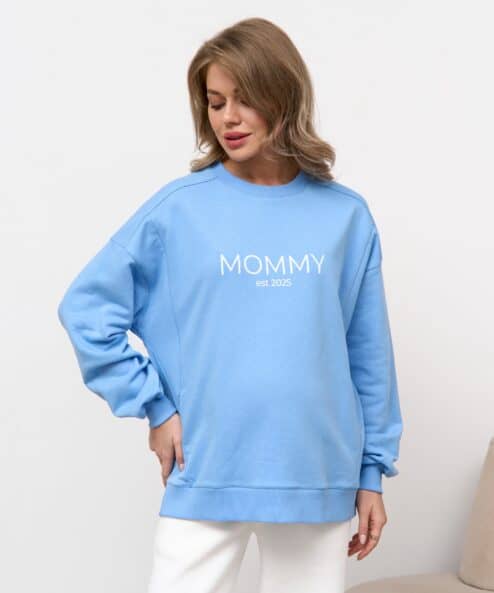 Голубой свитшот для мам Mommy est 2025
