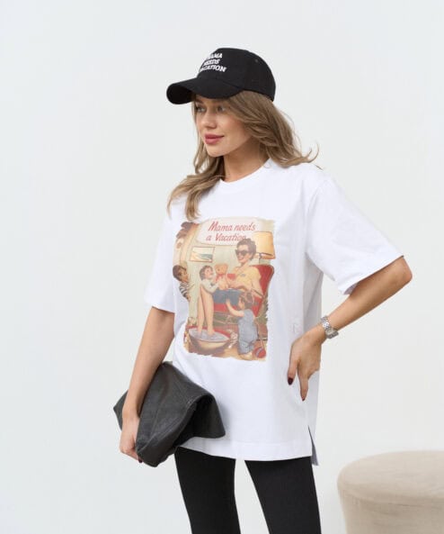Белая футболка для будущих и кормящих мам Mama needs a vacation